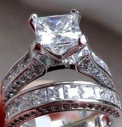 Wedding ring/engagement ring
