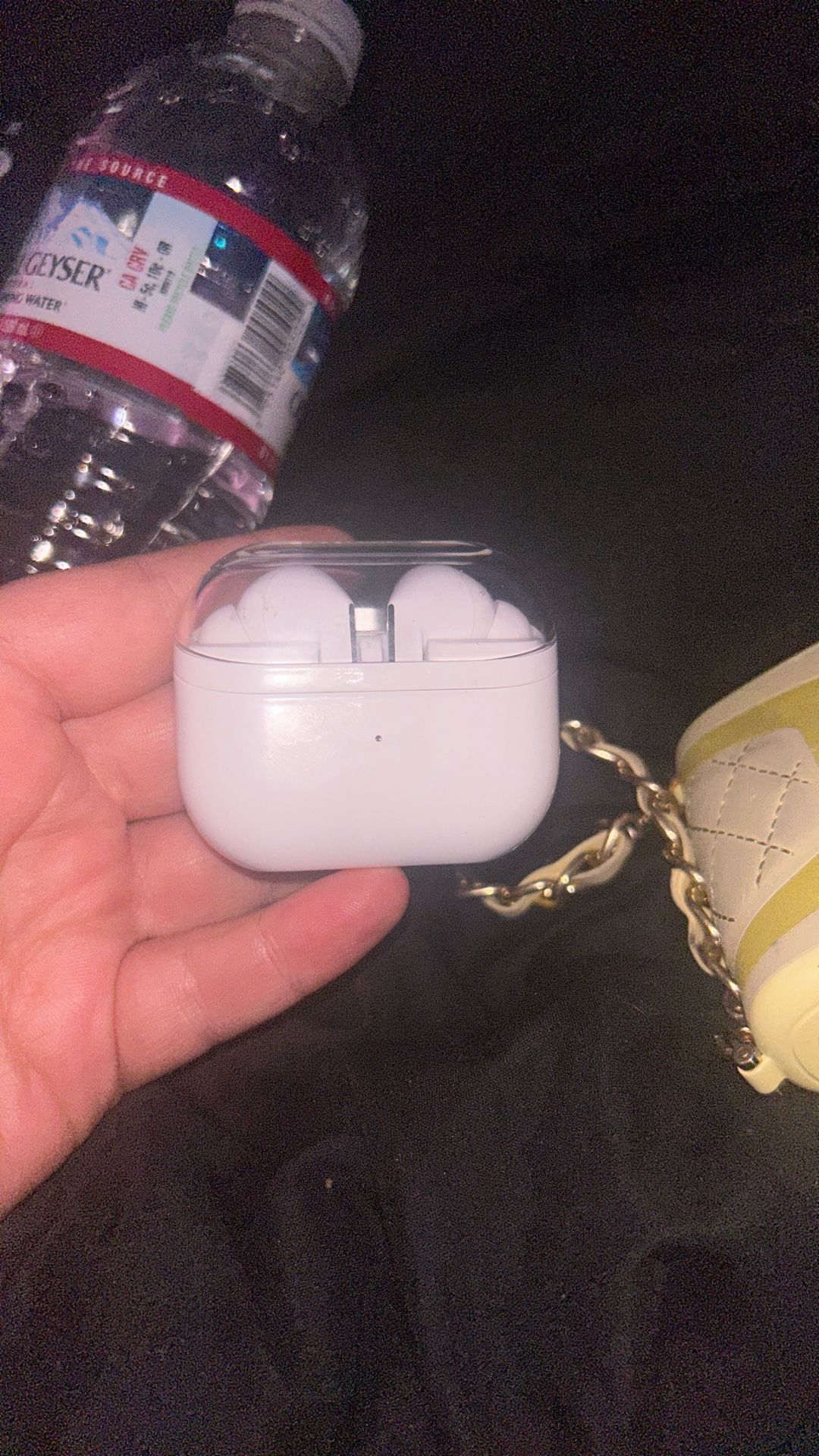 Samsung White Earbuds