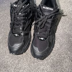 balenciaga runners 