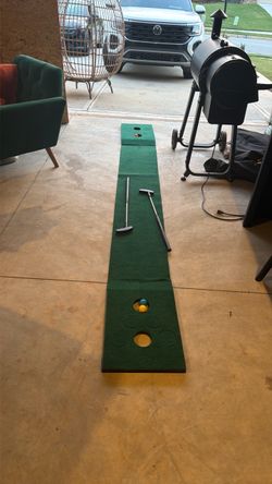 Putting practice green