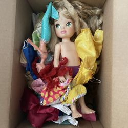 Lot With 14 Dolls 