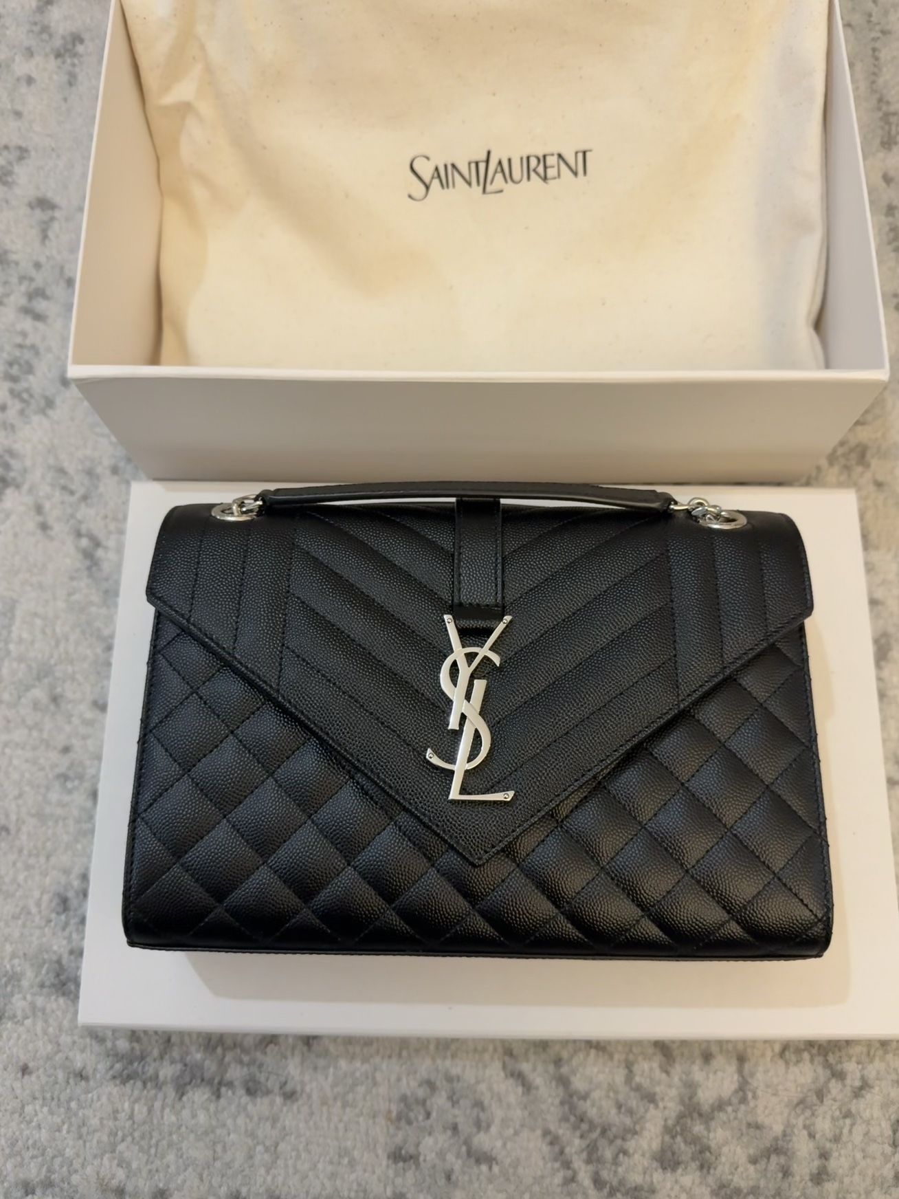 ENVELOPE MEDIUM IN QUILTED GRAIN DE POUDRE EMBOSSED LEATHER