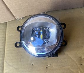 Toyota Tacoma Right Fog Light LED 16to22 Factory Oem