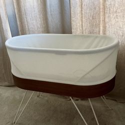 Snoo Smart Bassinet + Snoo Sack and sheets