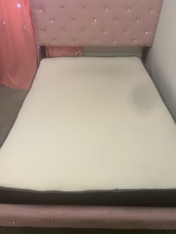 Full size bed