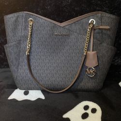 Michael Kors hand bag