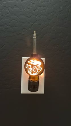 Hallmark Halloween night light -BOO