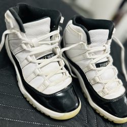 Jordan 11 Retro Mid 