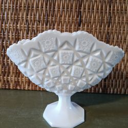 Vintage Westmoreland Glass 7" Fan Vase