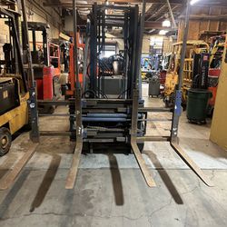 Toyota Electric Forklift With Dual Pallet Handler 