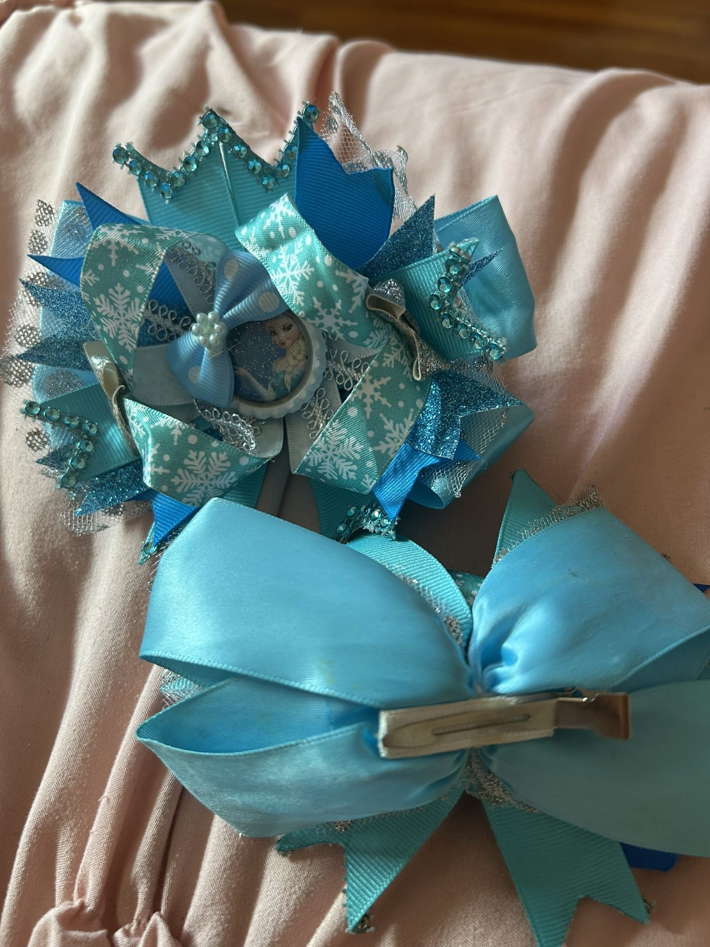 Elsa Bows