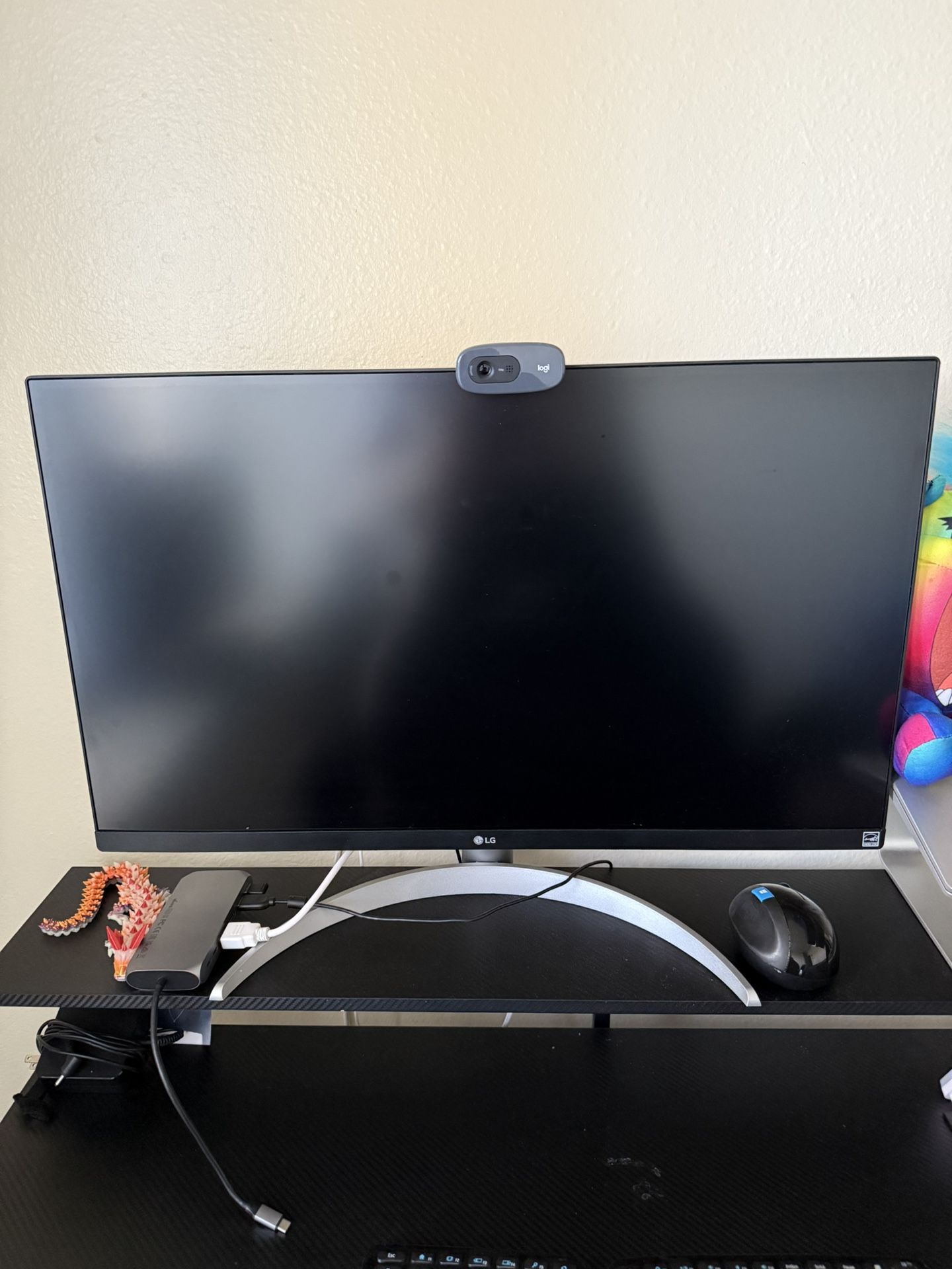 27’ Inch Monitors 4 Sale