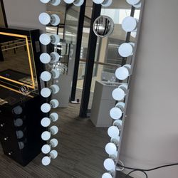 New Full Body Length Hollywood Mirror W Bluetooth And Power Outlets