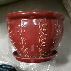 Pristine Ceramic Merlot Glazed Pot w attached Saucer 
