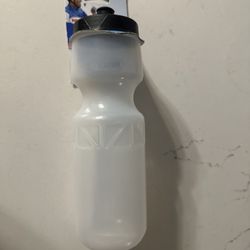 22 Ounce Bell Water Bottle Quencher