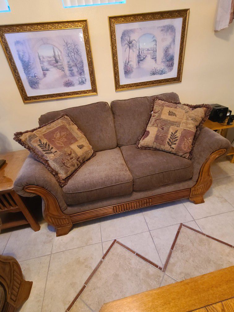 Heavy Duty Luxurious Sofa and Loveseat, Very Sturdy And Cushy!!