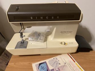 Singer Creative Touch Fashion Sewing Machine With Original Book
