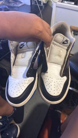Ducks, black and blue size 6 1/2 no laces