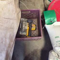 20v dewalt skill saw 