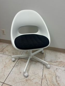 Desk chair