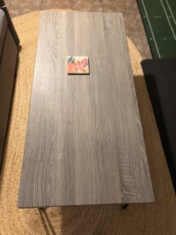 Coffee Table and Lamps Moving Sale - Like New