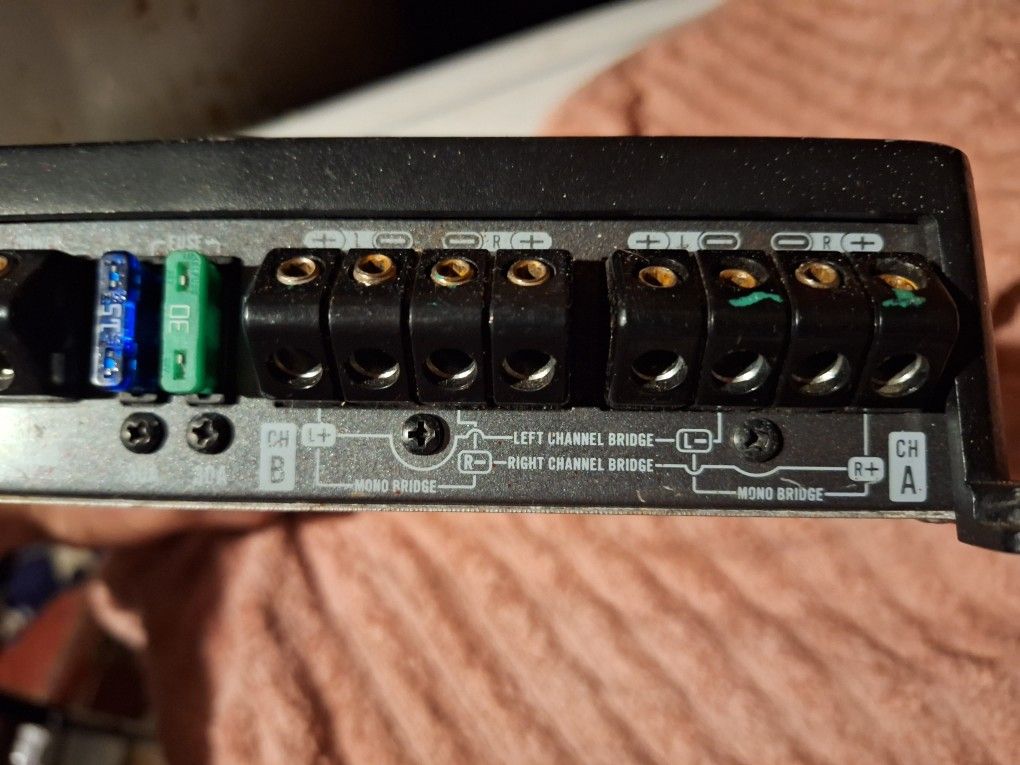 Pioneer 1300 Watt 4 Channel Amp