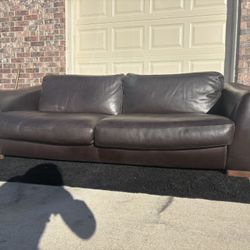Couch - Full Size Leather 