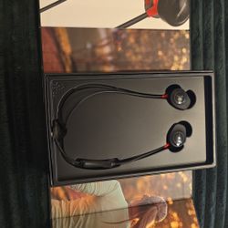 Bose SoundSport Pulse Wireless Headphones – Brand New