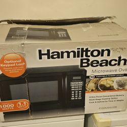 Hamilton Beach 1.1 cu ft 1000W Microwave - Excellent Working Condition