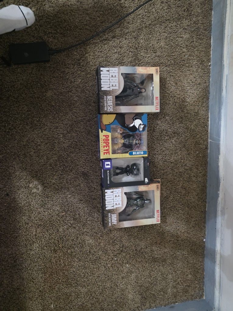 4 Pack Random Action Figures