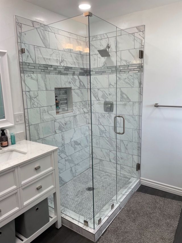 Frameless Showerdoors