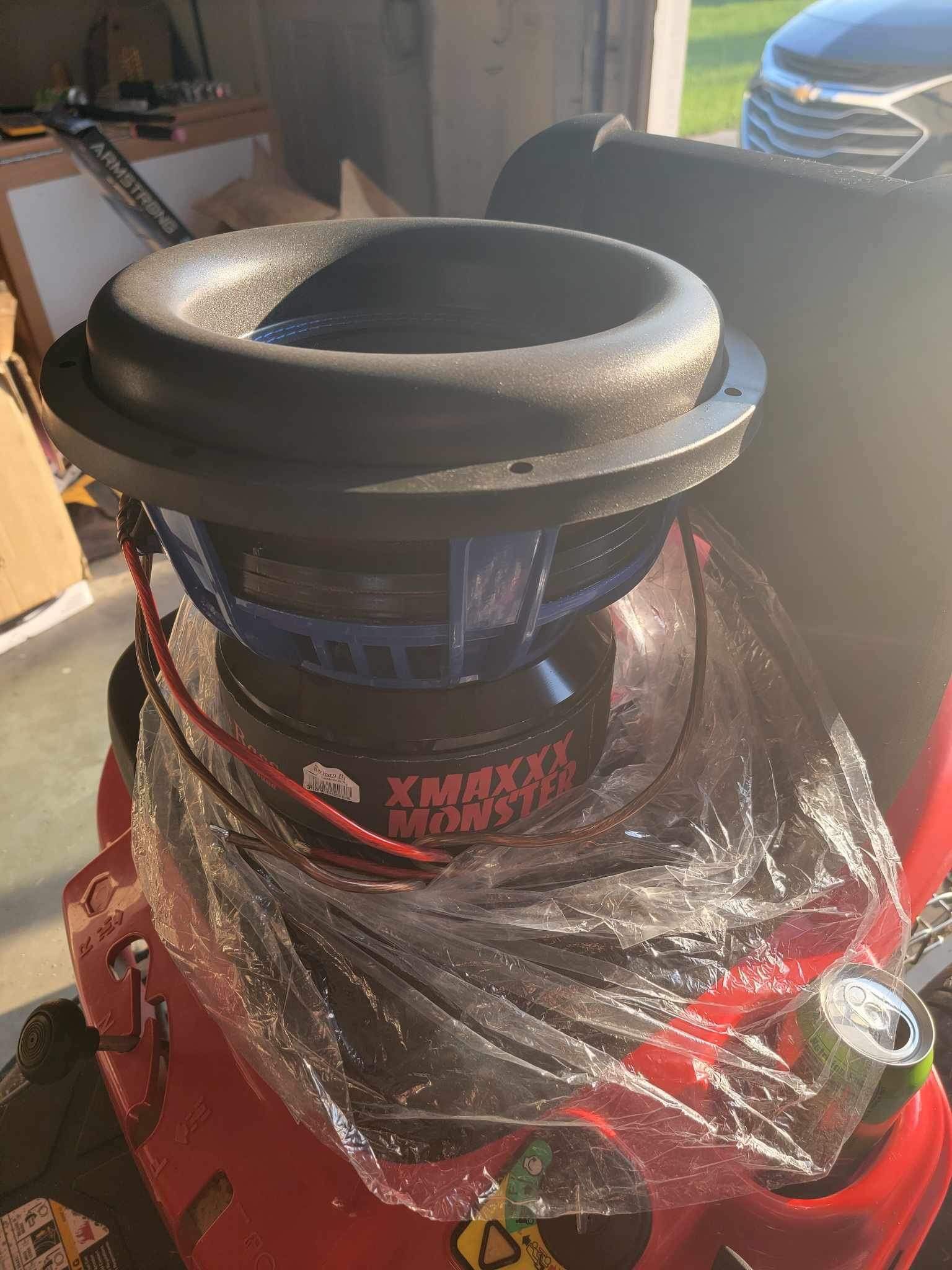 New/Used High End Competition Car Audio Subs Amps Agm for Sale in E