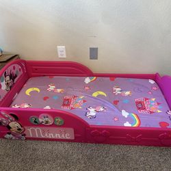 Toddler bed Minnie Mouse