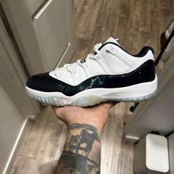 Jordan 11 Low “emerald” Size 12