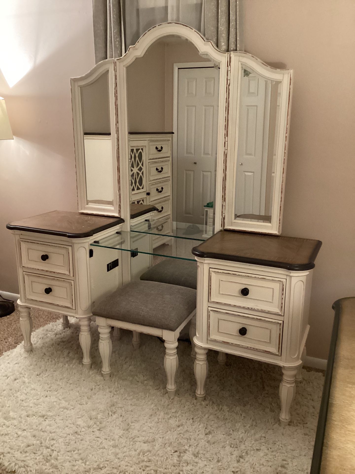 Scarlett White Bedroom Set