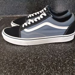 Vans mens 11.5 Like new 