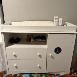 Changing Table + Changing Table Pad 