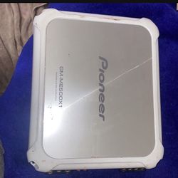 1600 Watt Pioneer Amplifier