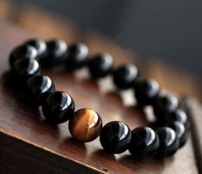 Men’s stone beaded bracelet