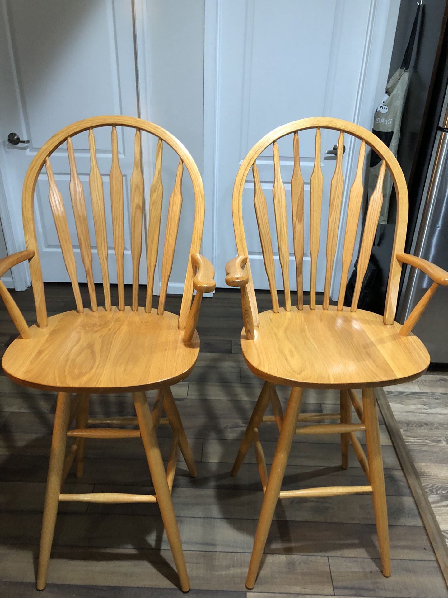 2 Windsor Swivel Bar Stool Chairs