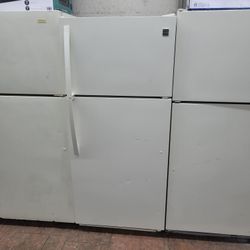 Kenmore Almond Top And Bottom Refrigerator 