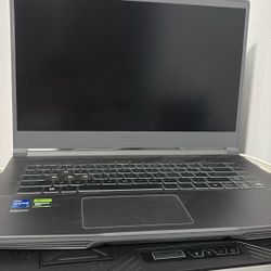 MSI Laptop Intel Core i7 NVIDIA GeForce RTX 4050 Graphics Gray