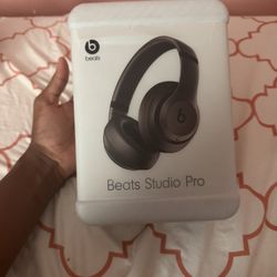 Beats Studio Pro