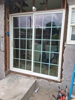 Sliding glass door/ patio door