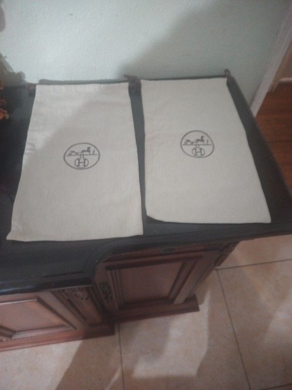 New Authentic Hermes Herringbone Drawing Dust 