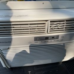 5-6000 BTU WINDOW AC 