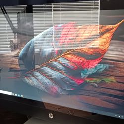 HP Envy 27" All-in-One Touch – i7, 16GB RAM, 1TB HDD – In-Person Sale / Venta en persona