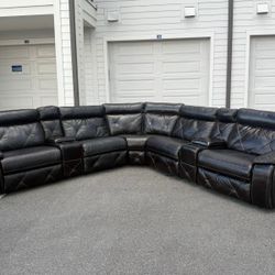 🛋️Sectional Couch/Sofa  - Leather - Delivery Available 🚛