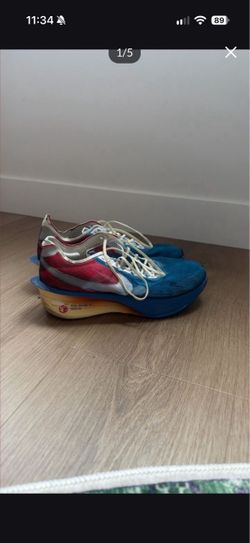 Nike Vaporfly 4 9.5 men carbon fiber running shoes