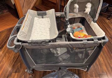 Baby crib set